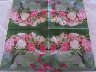 Bílé a růžové pivoňky