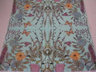 Luční kvítí na modrém 