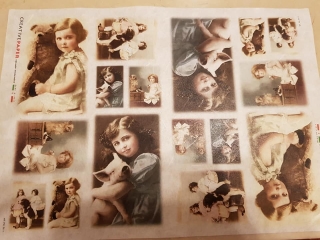 Holčička s prasátkem