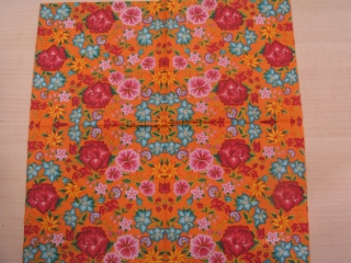 Květiny na oranžovém